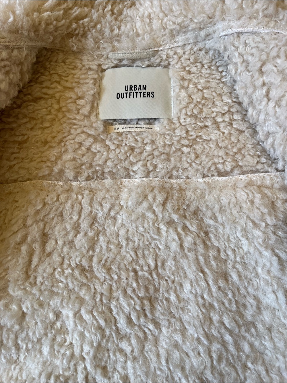 Urban Outfitters Cream Faux Shearling Cropped Sherpa Jacket - Picture 3 of 4